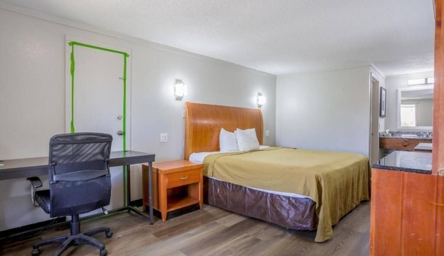 Charming Room Stay Near Silver Lake – Explore and Enjoy Vibrant Richmond