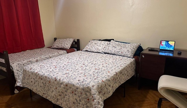 Charming room with shared bathroom in charming Miami with WiFi, air conditioning