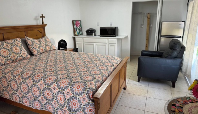 Charming Room with WiFi and AC in Beautiful Venice