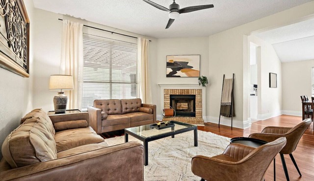 Charming Round Rock Retreat