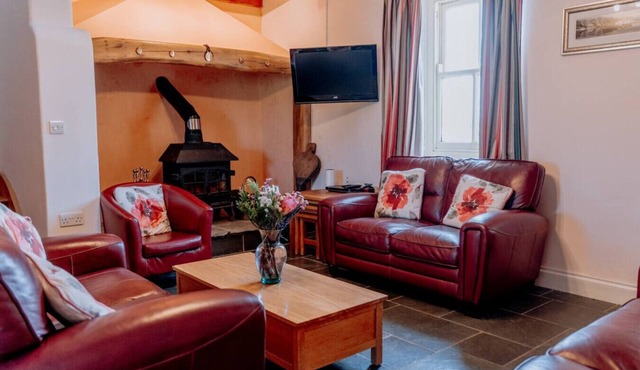 Charming Rural Escape | Hot Tub | Play Room |BBQ