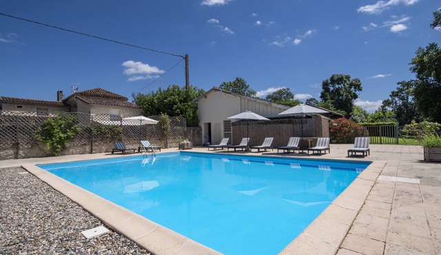 Charming rural double cottages - private pool and park