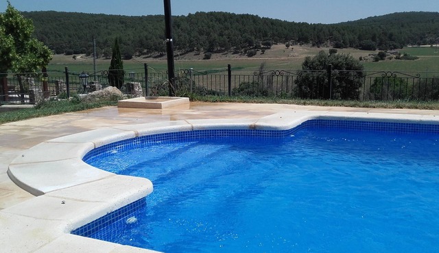 Charming rural house with swimming pool for groups in Cuenca