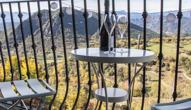 Charming rural house, Casa Blan, in Troncedo, with magnificent views of Ordesa.