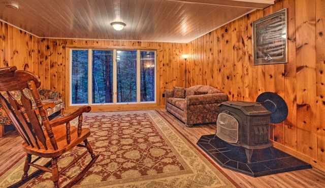 Charming Rural Retreat: Great Sacandaga Lake Area!