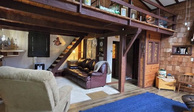 Charming rustic, family friendly farmhousennear Detroit Lakes - 4 beds available