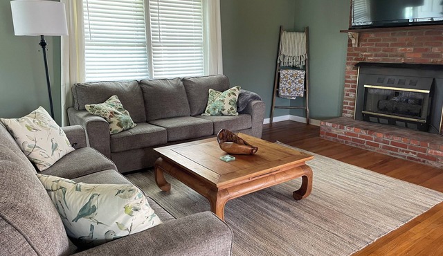 Charming Rustic Farmhouse on 7 acres less than 3 miles from MSU Campus