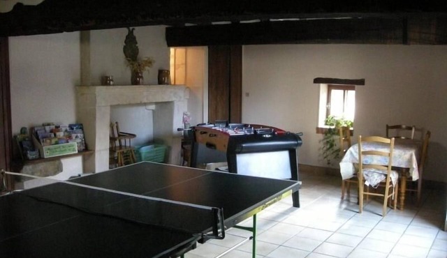 Charming Rustic Home in Berry - Near Zoo, Game Room, Garden & More!