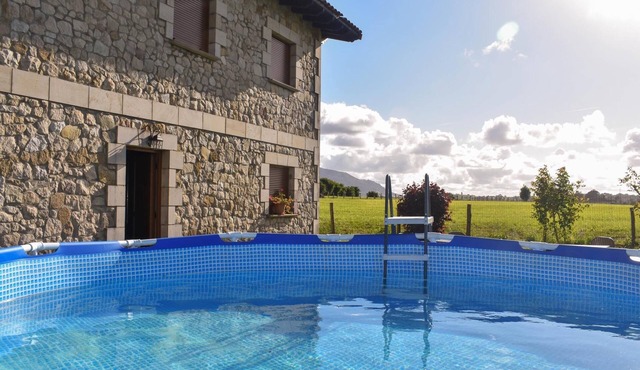 Charming rustic house, cozy and large
