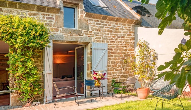 Charming Rustic House in Tranquil Ploemeur, Near Beaches - 7 Sleeps, WiFi, Terrace