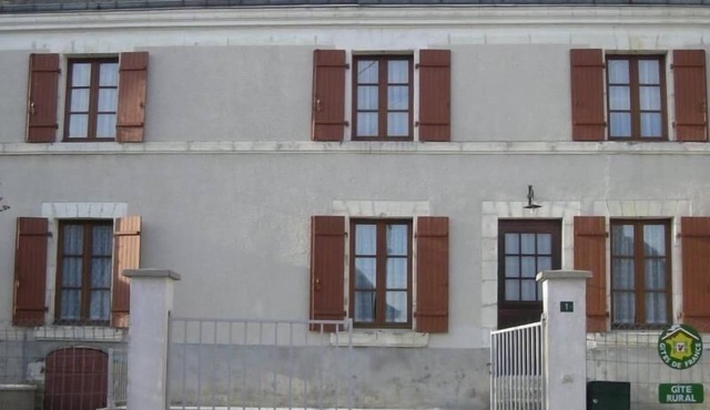 Charming Rustic House Near Beauval Zoo with Garden, Games Room & Parking