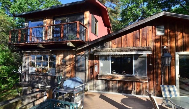 Charming Rustic Mountain Cabin, Near Yosemite,Amazing Views, and a Fireplace