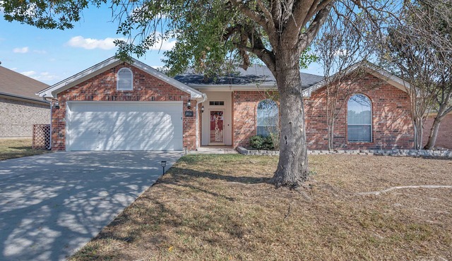 Charming Rustic Retreat with 4-bedroom house with WiFi in enchanting Killeen