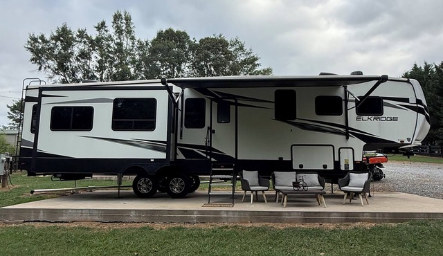 Charming RV with AC in Columbus for a cozy getaway