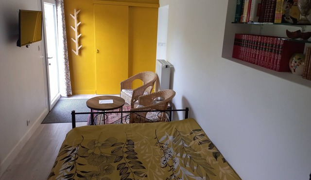 Charming suite in a very quiet and beautiful area near the sightseeing