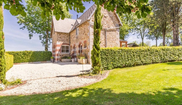 Charming stone house in Villedieu with garden