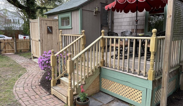 Charming - Spacious. Light-filled. Near Beaches.