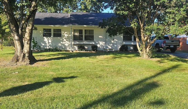 Charming Salem Getaway – Comfortable, Convenient, and Close to It All