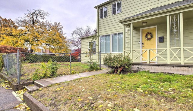 Charming Salem Townhome, Long-Term Stays!