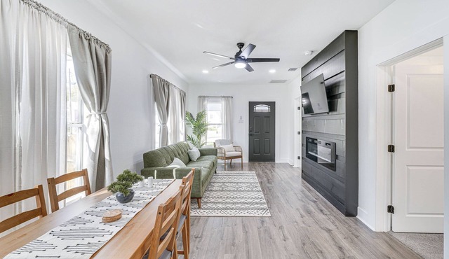 Charming San Antonio Home ~ 2 Mi to The Alamo!