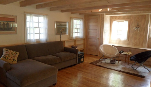 Charming Saugerties Cottage on Creek