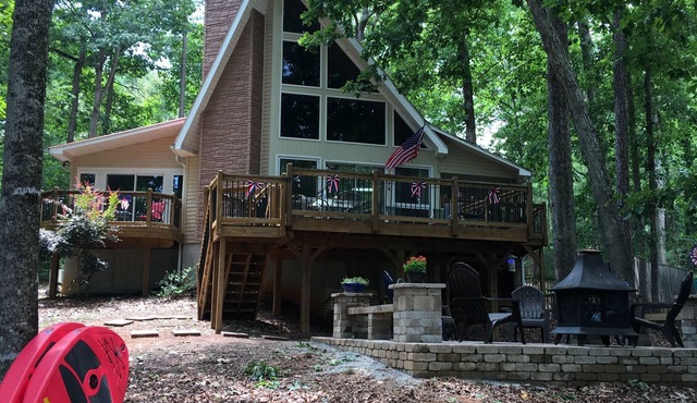 Charming, Scenic Retreat on Deep-Water Cove; Fire Pit, SUP Boards, Covered Slip