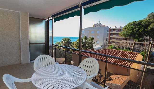 Charming Seafront Apartment with Terrace