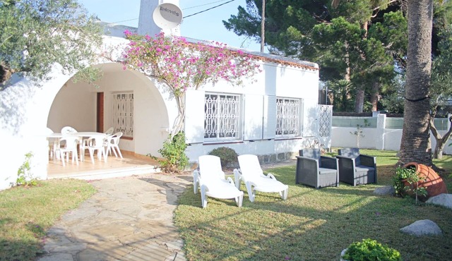 Charming seafront villa