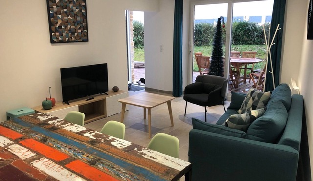 Charming seaside house with enclosed garden