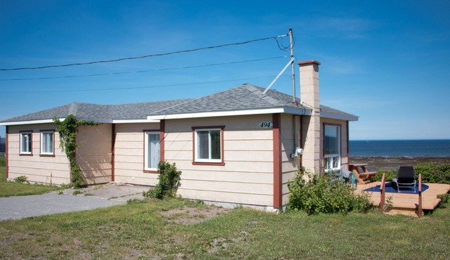 Charming seaside chalet, quiet and comfortable. It will charm you thanks to its