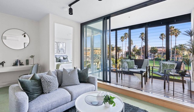 Charming Seaside Retreat