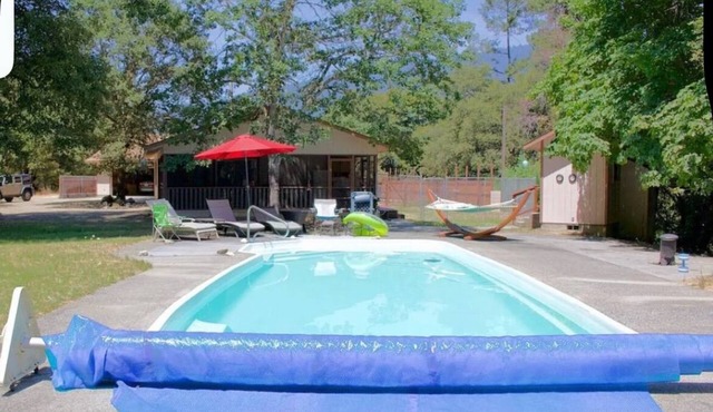 Charming secluded 2-bedroom home in Hawkins Bar with pool and pet friendly