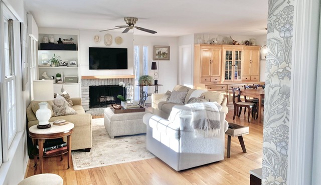 Charming, secluded 7 miles from Sanford Stadium and Classic Center!