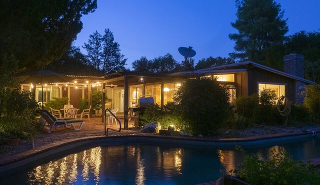 Charming Sedona three bedroom/three bath with lap pool and quiet gardenn