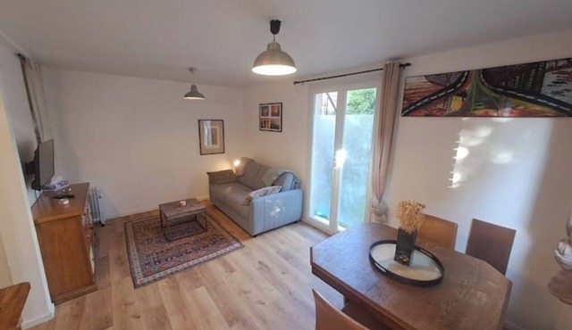 Charming self-contained studio 5 minutes from Raincy station