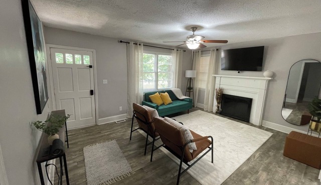 Charming & serene urban retreat with WiFi, AC in Spartanburg downtown area
