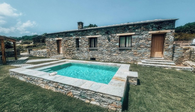 Charming sheepfold "U Sognu" with heated swimming pool near Saint-Florent