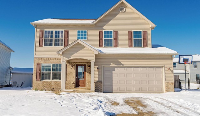 Charming Shepherdsville Cozy Home with Lakeside views