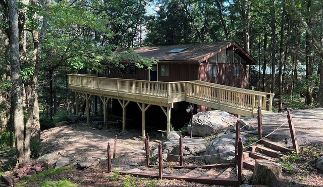 Charming short-term rental for a getaway in Hamlock Farms, PA.