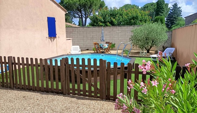 Charming single-storey house with swimming pool at the gateway to the Luberon
