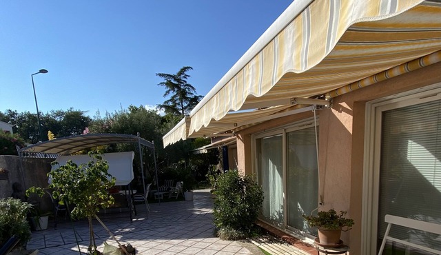 Charming single storey villa, sun, shading, for 6 people, pets allowed