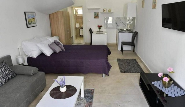 Charming Sinj Town Studio Apartments - Studio Apartments
