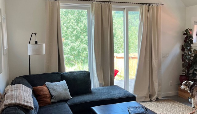 Charming Ski, fishing, hiking and biking getaway bungalow in Rico, Co.