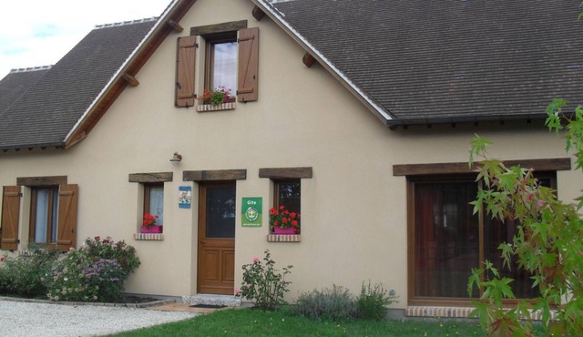 Charming Sologne Retreat: Spacious, Comfortably Decorated, with Terrace and Beautiful Garden