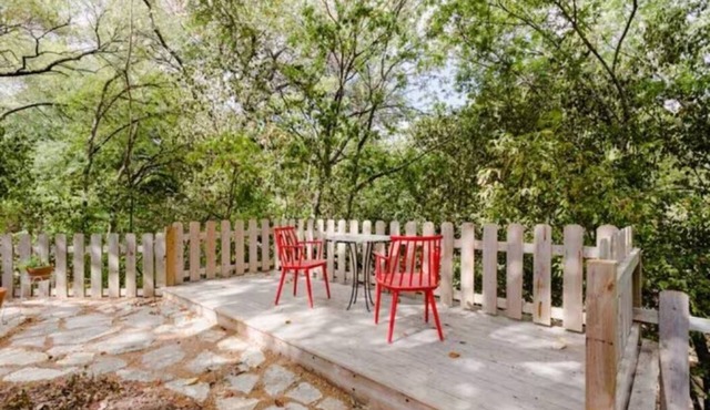 Charming South Congress Home 2/2