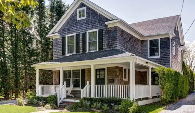 Charming Southampton Villa-ge Minutes to the Beach