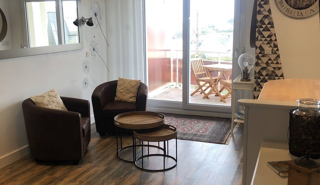 Charming spacious 1-room apartment, view of the ria, heated swimming pool in season, wifi