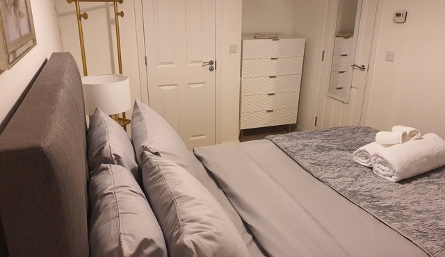 Charming & Spacious 3-Bed Family Home in Heart of Romsey