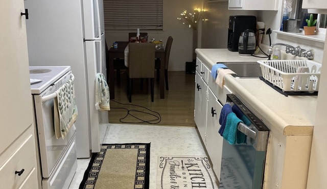 Charming, Spacious 3 BR house in the heart of South Bay, Shops, Santa Cruz beach