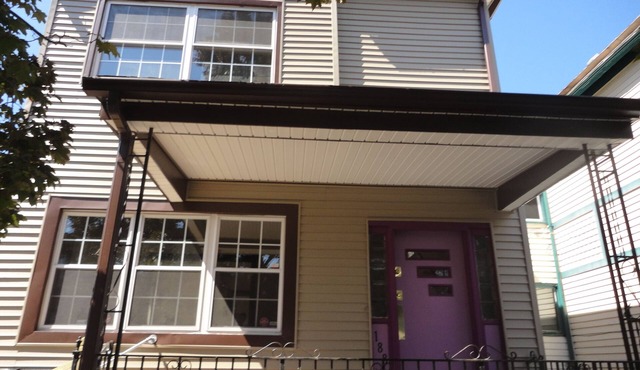 Charming, Spacious, 4 bedroom House in Buffalo Close to Downtown and Elmwood